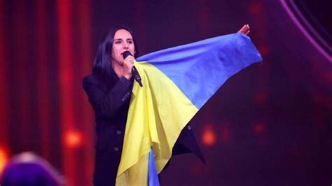 Oekraïense Songfestivalwinnares Jamala Te Gast In College Tour Rtl