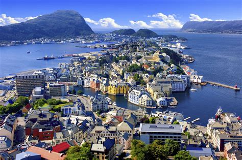 Norway Is The Happiest Country In The World Norway Places To Visit