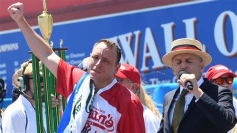 How to stay safe during nathan's hot dog eating contest 2021? Joey Chestnut devours 12th title at Nathan's Hot Dog Eating Contest in Coney Island | amNewYork