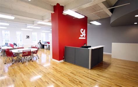 It makes spaces seem bigger and brighter, something that all modern offices can benefit from as we look to move on from traditional offices which were closed and uninviting. Station Four's New Jacksonville Office - Office Snapshots