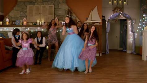 Listen to stuck in the middle: Stuck In The Middle-Stuck In The Quinceanera-Clip - YouTube