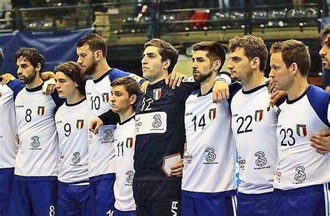 Sport training handball handball nationalmannschaft trainer deutsche handball nationalmannschaft. Im Tor der italienischen Handball-Nationalmannschaft ...