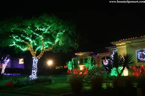 Christmas lights and other outdoor holiday decorations let you highlight the best features of your home. Design Home Pictures: Lighted Christmas Decorations