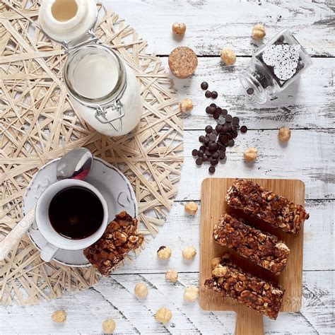 Se volete dare alle vostre candele un tocco di colore, usate i resti dei vostri cosmetici. Barrette ai cereali fatte in casa con nocciole e ...