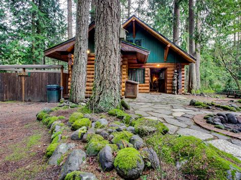 Secluded Log Cabin Near Brightwood Oregon