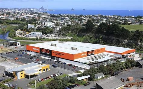 Mitre 10's annual sales top $1 billion | Radio New Zealand News