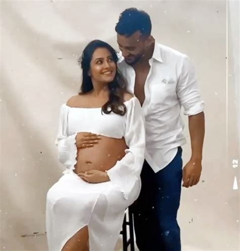Anita Hassanandani Flaunts Her Gorgeous Pregnancy Glow In Maternity Photoshoot With Rohit Reddy