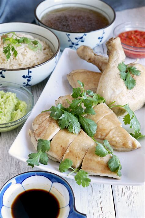 This simple yet tasty dish is enjoyed by locals as well as visitors and is a mainstay at the food courts. Hainanese Chicken Rice with 3 dipping sauces | Foxy Folksy