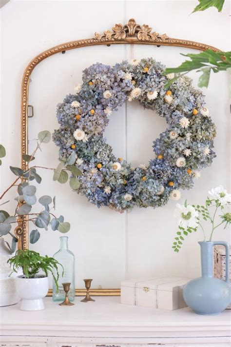 How To Make A Dried Hydrangea Wreath Diy Dried Hydrangeas Decor Ideas