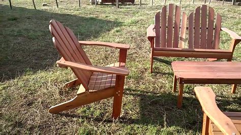 Casa fabricada en madera, con un secado técnicamente perfecto y un ensamblaje exacto de sus troncos. SILLONES MADERA PARA JARDIN - YouTube