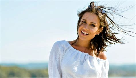 Air dry first one of the more obvious methods for how to dry your hair fast is to let your hair air dry a bit first. How to Dry Your Hair Fast on the Go
