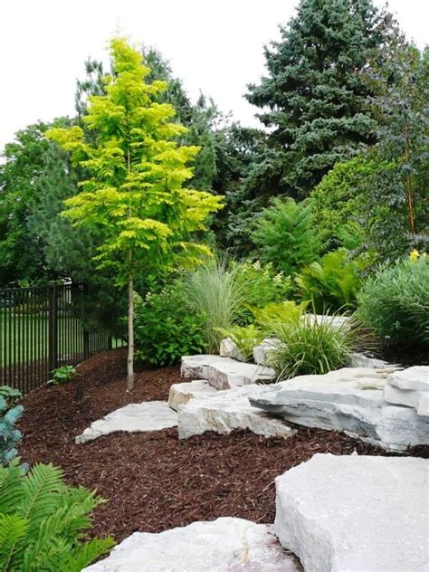 Some gardener will use a spiky flower, ornamental grasses, silver lamb's ear, and rounded shrub to give the dynamic sense of the garden. Pin by Cheryl Lachance on *** Gardening Board *** | Large ...