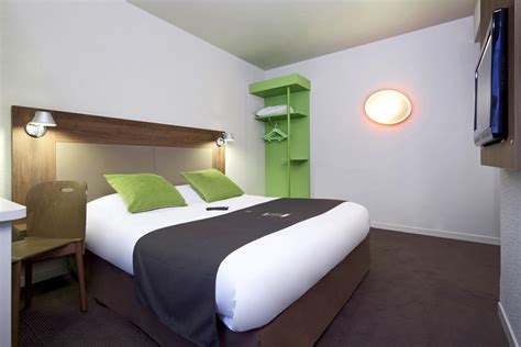 Il propose aussi un centre d'affaires ouvert 24h/24, un concierge et une réception ouverte 24h/24. Hotel CAMPANILE LYON CENTRE - Gare Perrache - Confluence ...