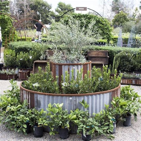 32 Amazing Beautiful Round Raised Garden Bed Ideas That You Can Make In