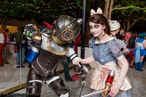 big sister and little sister awesome bioshock cosplay cosplay bioshock cosplay video game cosplay