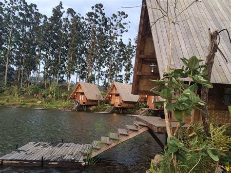 Cukup satu aplikasi untuk liburan yang mudah. Dusun Bambu | Indonesia