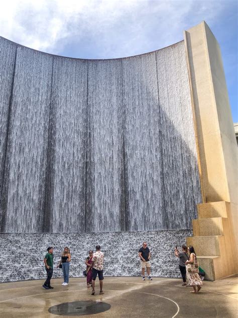 Scenic Water Wall In Houston Built In 1985 With 11000 Gallons Water Per