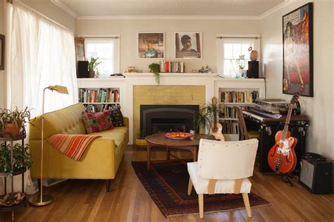 A Cozy & Eclectic Portland Bungalow | Cozy eclectic living room, Eclectic living room, Eclectic ...