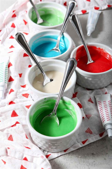 Personalized cookie tins exactly the way you want them. Easy Sugar Cookie Icing | Recipe | Easy icing recipe, Easy ...
