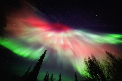 Cosmic Rainbow One Of The Most Spectacular Display Of Aurora Borealis