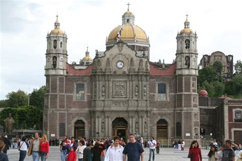 Esto se debe a que el 12 de diciembre de hay que notar que el castellano ya tenía la palabra guadalupe en relación a la virgen mucho antes. 30 Incredible Interior View Images And Photos Of The ...
