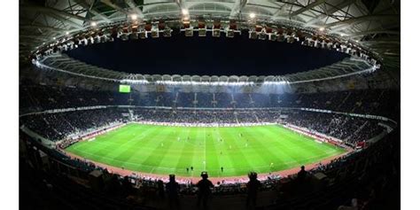 Konyaspor ve konya için yapılan en büyük hizmetlerden birisidir bu stad emeği geçenlere teşekkür konya şehrine yakışır bir stadyum olmuş herşeyi ile çok güzel harika bir beşiktaş trabzon maçı. Konya Büyükşehir Torku Arena, dünyanın en iyi 5 stadı ...
