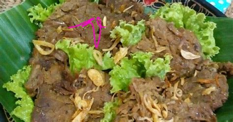 Nah, empal gepuk goreng ini ternyata proses pembuatannya cukup mudah dan sederhana. Resep Empal Gepuk empuk gurih manis oleh Ge Adhian - Cookpad