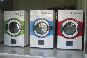 Ia akan menjadi baik bagi penghuni nyc yang terpaksa meletakkan mesin basuh dan pengering di dapur. Peralatan Perlengkapan dan Mesin Laundry: Pilihan Warna ...