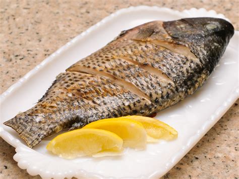 Cover loosely with wax paper. 3 Easy Ways to Cook Fish on a Barbecue (with Pictures)