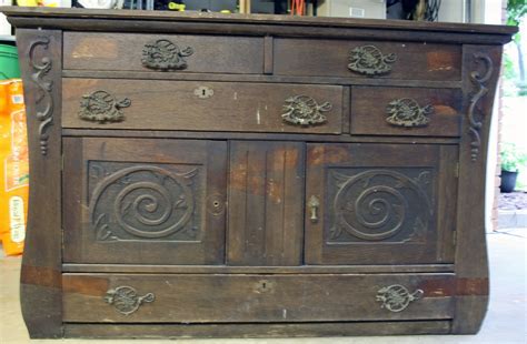 Moving on….my favorite piece was this french barbola mirror: Midwest Cottage & Finds: Annie Sloan Chalk Paint Sideboard ...