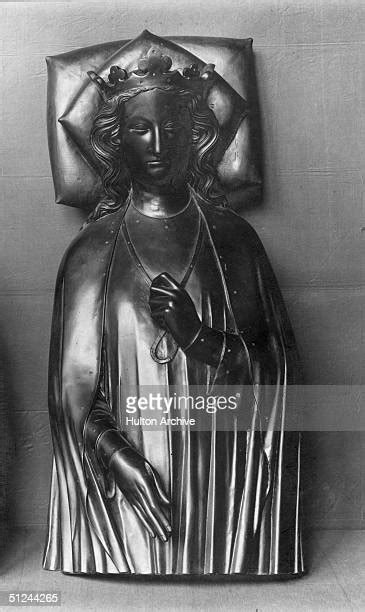 Queen Eleanor Of Castile Photos And Premium High Res Pictures Getty
