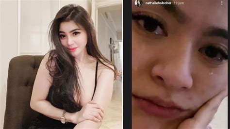 Tangkapan layar video syur 20 detik itu diunggah oleh dj butterfly pada akun instagram storynya sembari menandai istri sule, yakni nathalie holscher. Nonton Downloadvideo Syur Nathalie Holscher : 6 Artis ...