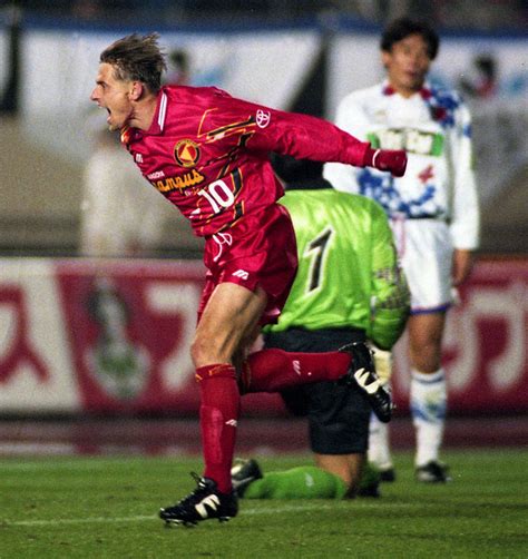 ストイコビッチ 超フェイントゴール 2000/1/1 dragan stojković /amazing feint goal. 延長後半5分、名古屋・ストイコビッチがVゴールを決めて、優勝 ...