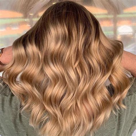 The copper tone is a great strawberry blonde look that is great for someone who wants a different look. 10 Strawberry Blonde Hair Ideas & Formulas | Wella ...