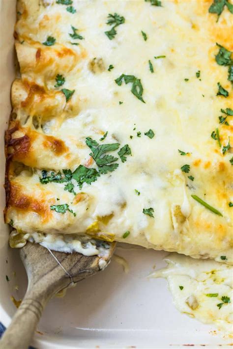 It's a great recipe that is quick and easy to make. Creamy White Chicken Enchiladas - Easy Chicken Recipes