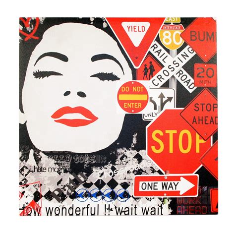 The music uses long dissonant notes that move over time at a slow pace. Popart - texture | Arte alternativa