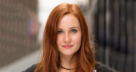 Photographer Captures Stunning Portraits Of Redhead Irish Women To Help