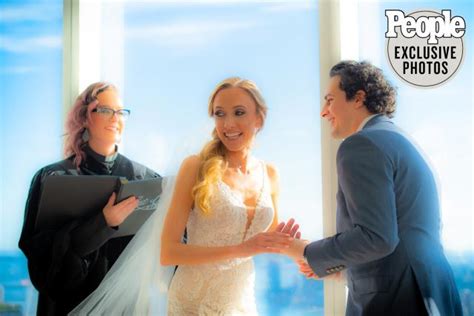 Fox News Kat Timpf Marries Cameron Friscia It S The Best Feeling In