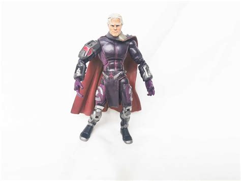 Magneto X Men Marvel Legends Action Figure 6 Action Figure Toybiz
