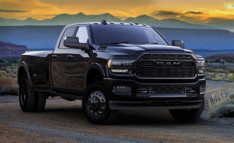 Las Ram Heavy Duty 2500 Y 3500 Se Pasan Al Lado Oscuro En Nueva Edición Especial