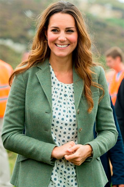 Catherine, duchess of cambridge gcvo (born catherine elizabeth middleton; Kate Middleton Plans 'Intimate' Christening For George ...