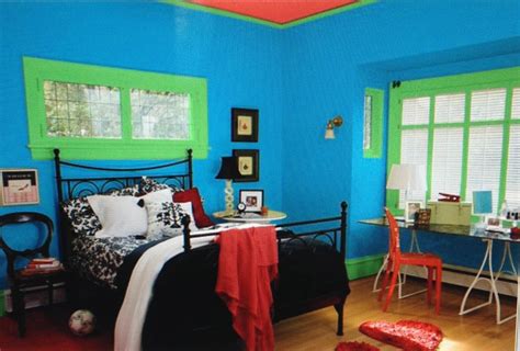 The Color Scheme Of This Double Complementary Bedroom Is Blue Green