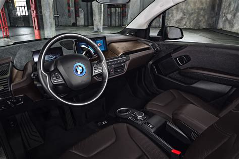 It's reasonable to describe the i3's however, bmw isn't giving up on the i3. Photo Comparison: BMW i3 vs BMW i3S