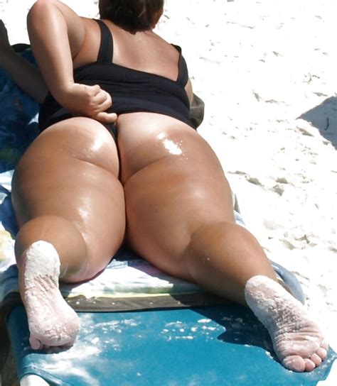 Big Ass Milf At Beach Play Beach Thong Butt Min Xxx Video