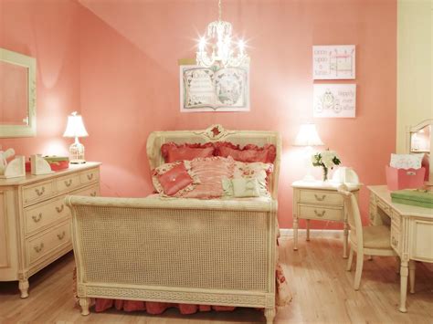 Great colors to paint a bedroom pictures options ideas hgtv. What color to paint your bedroom?