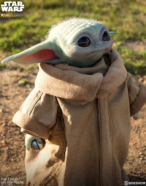 Baby Yoda Life Size Figure Unveiled By Sideshow Collectibles