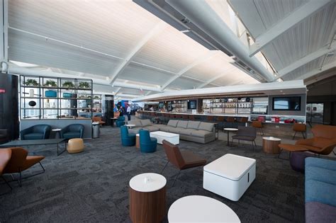 United Airlines Biggest Club Lounge Opens Today At Newark Airport
