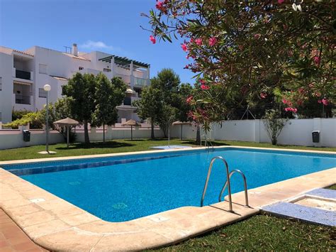 Estos alojamientos tienen valoraciones excelentes por su ubicación, su limpieza y mucho más. Alquiler apartamento en Conil de la Frontera, Costa de la Luz con piscina común y acceso a ...