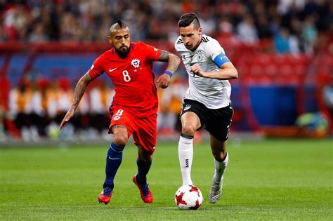 Hino da seleção alemã, na versão de escalação da globo. Alemanha busca empate com Chile e fica perto da semifinal ...