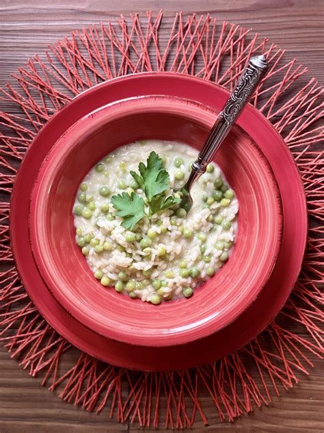 La cottura inoltre non varia molto aggiungete i bruscandoli a piccoli pezzi e continuate la cottura aiutandovi con qualche cucchiaio di. Il risotto semintegrale con i piselli è una ricetta ottima ...